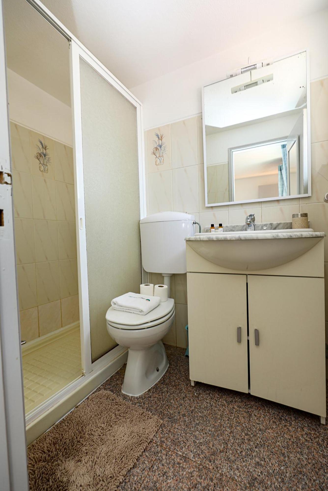 Akisol Apartments In Burgau Budens Phòng bức ảnh